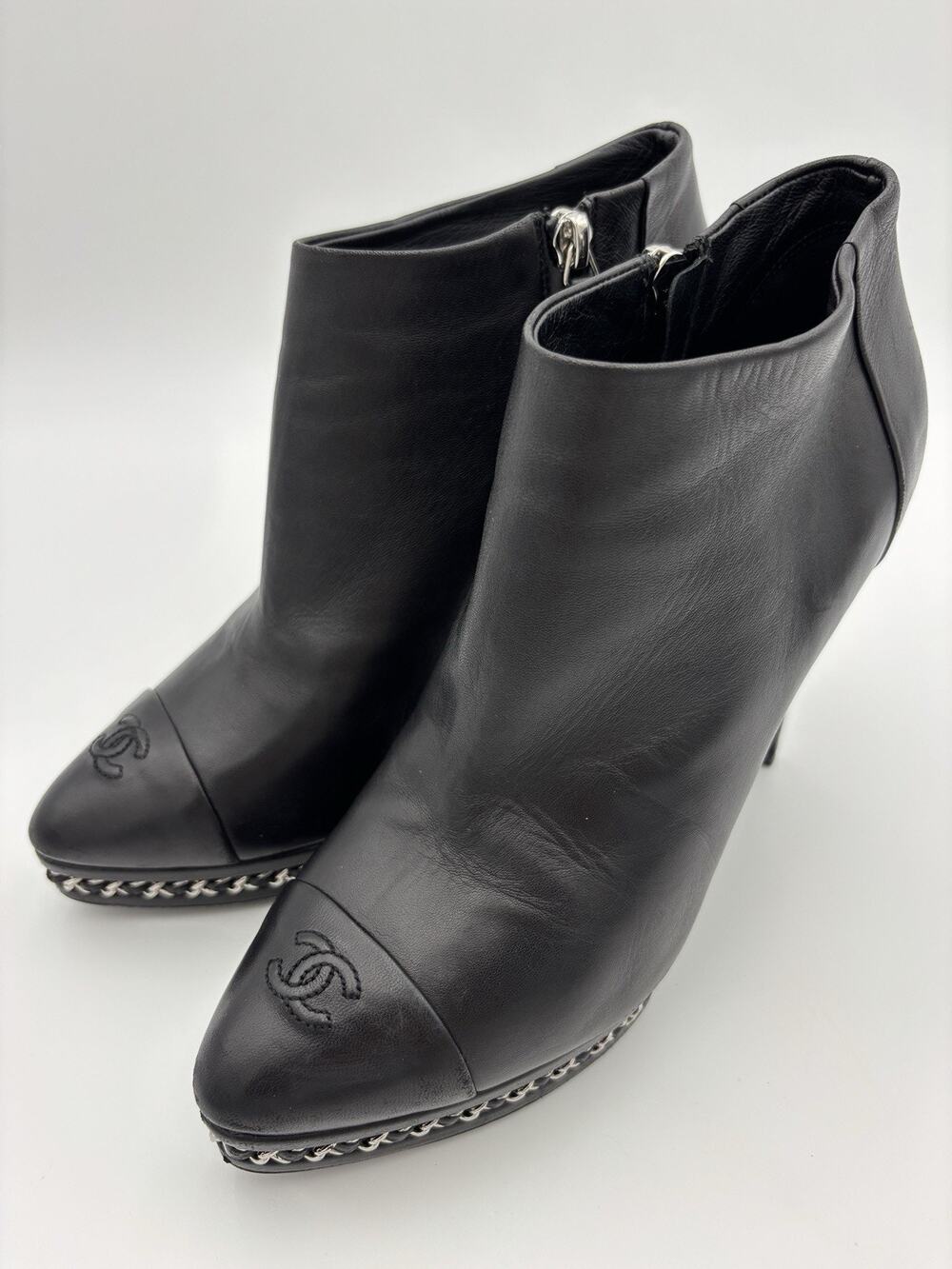Chanel Interlocking CC Logo Platform Ankle Boots Black Leather Size 38 / 8 Chain